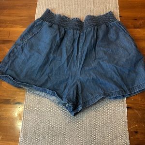 Universal Thread high rise shorts size large